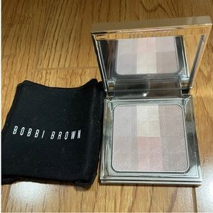 Bobbi Brown Brightening Finishing Powder